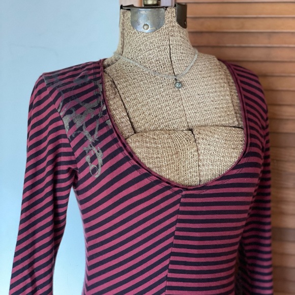 Eleven 44 | Burgundy & Black Striped Filigree Top | M - Picture 5 of 16